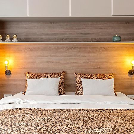 Angelo Bello Luxury Suite City Center By Sattal Boekarest Buitenkant foto