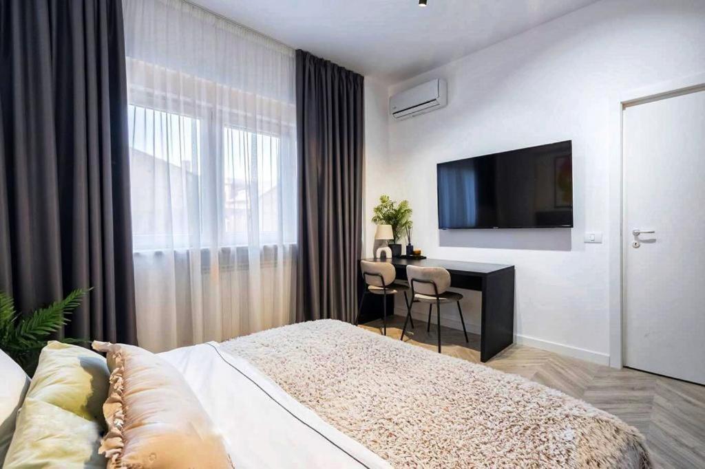 Angelo Bello Luxury Suite City Center By Sattal Boekarest Buitenkant foto