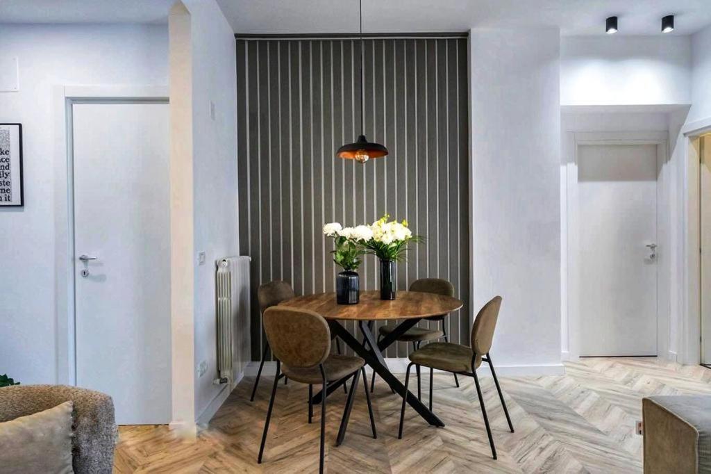 Angelo Bello Luxury Suite City Center By Sattal Boekarest Buitenkant foto